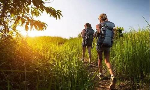 自由行旅行和跟团游的区别是什么举例说明_自由行和跟团游的优缺点